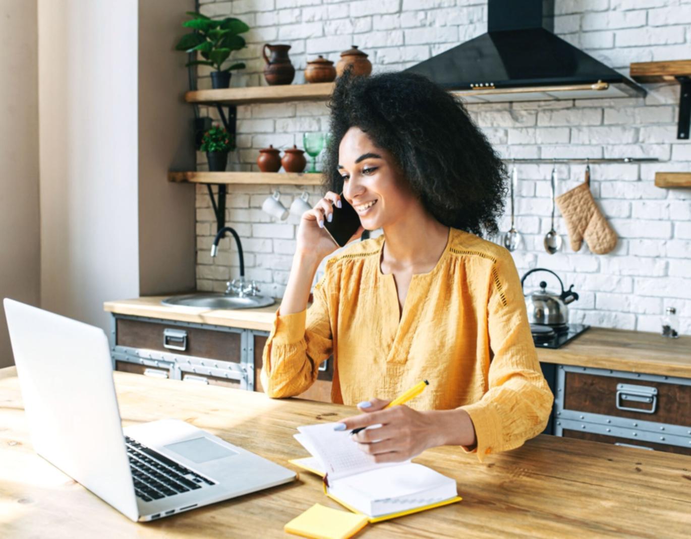 Session de travail en groupe sur l'analyse SEO